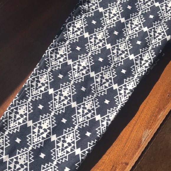 Unicorn Lularoe leggings 😍 - Picture 3 of 4